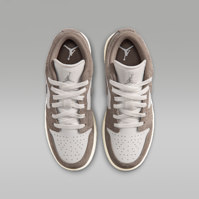 Air Jordan 1 Low Older Kids' Shoes. Nike CA